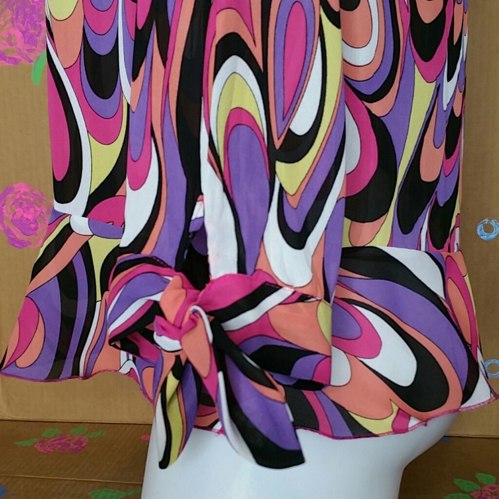 Sunny Leigh Groovy Multicolored Swirl Button M - image 4